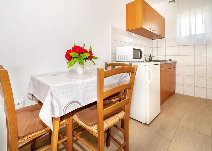 Matea With Balcony Apartament Baška