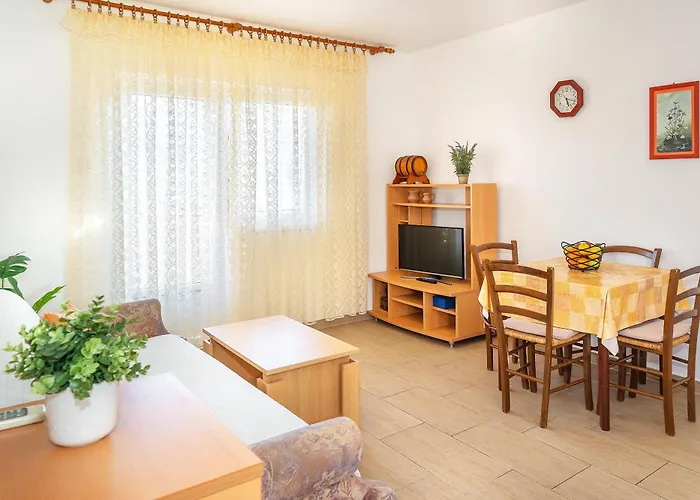 Apartament Matea With Balcony *