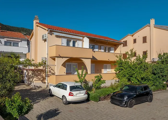 Apartament Matea With Balcony Baška