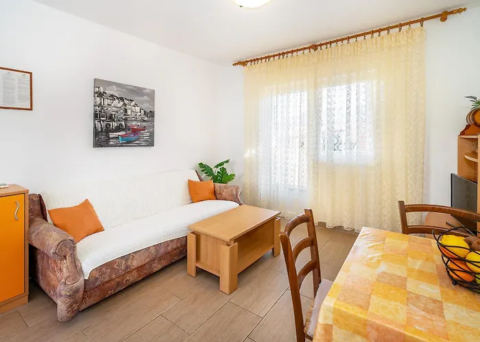 Matea With Balcony Apartament