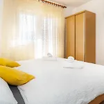 Apartament Matea With Balcony *