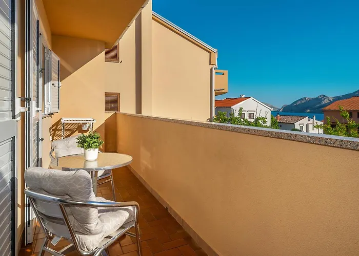 Apartament Matea With Balcony *