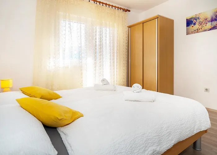 Apartament Matea With Balcony *